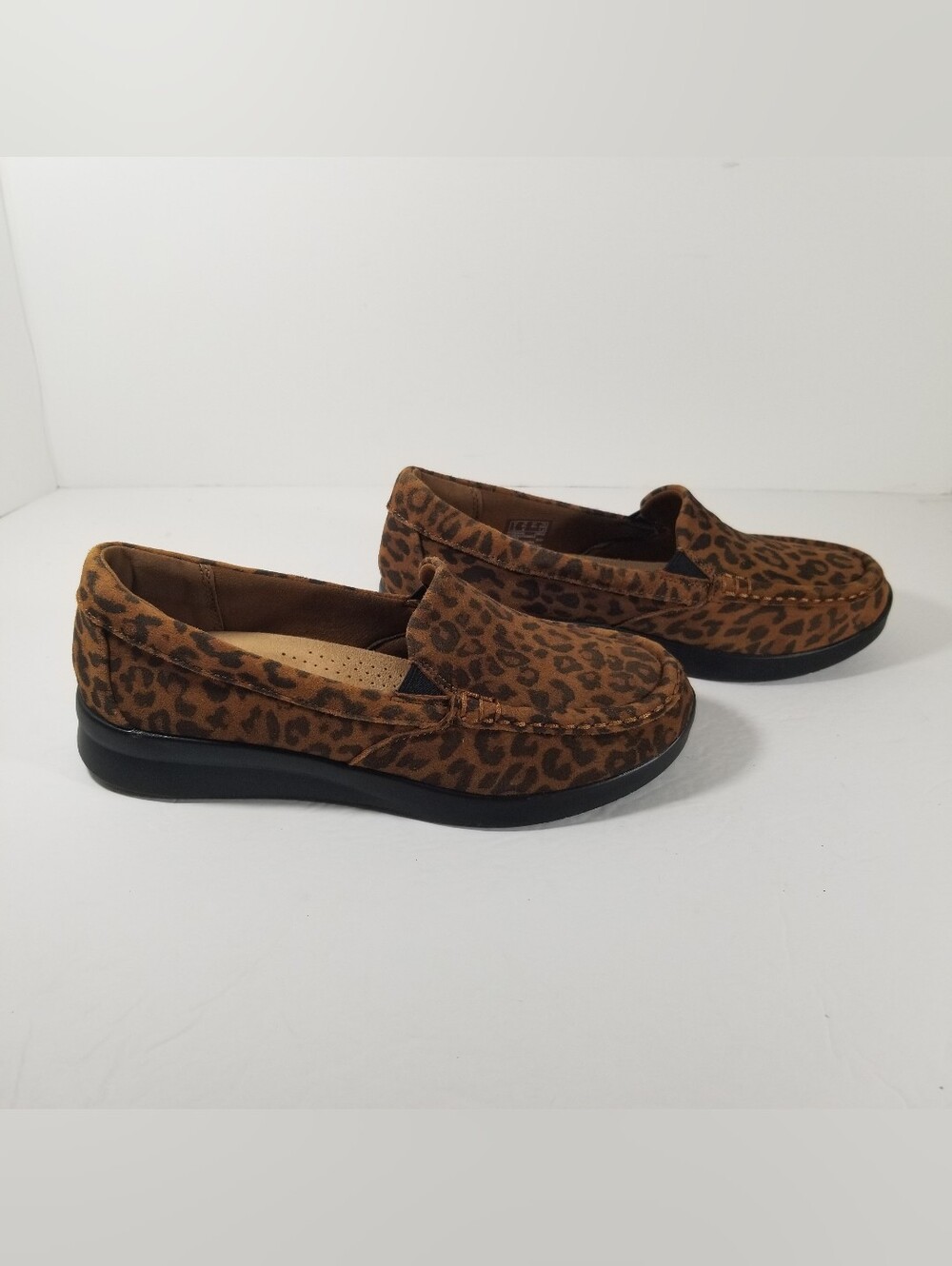 Clarks Collection Ellowyn Lux Leopard Leather Shoes Women's 8.5M Slip-On Loafers - Picture 2 of 7
